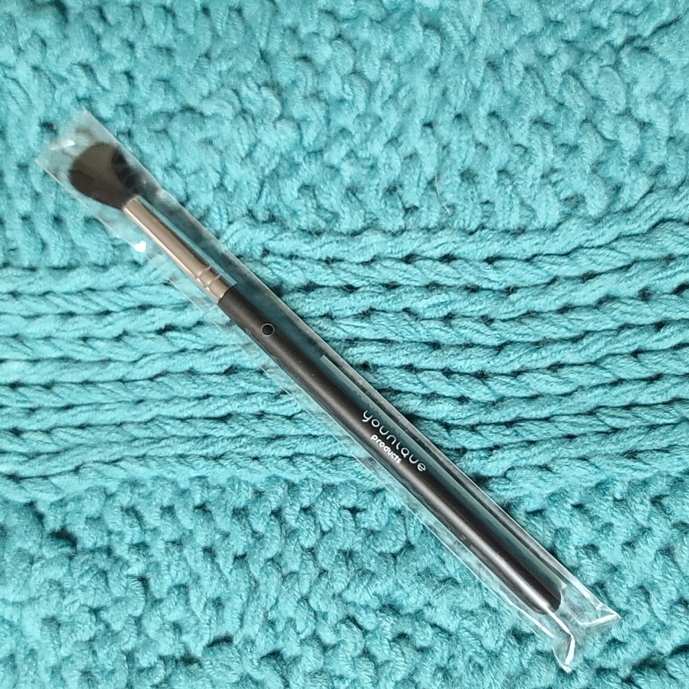 Younique Blending Brush